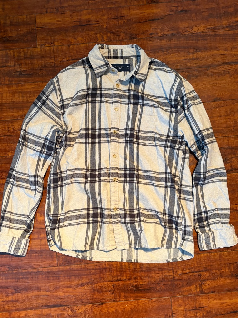 Abercrombie & Fitch Cream and Black Plaid Button-Down Shirt | Size Medium